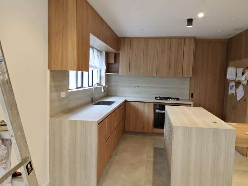 Fabricante de cabañas y altillo en madera cocinas integrales closet puertas centro de TV